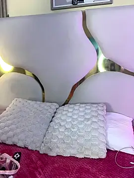 SofiJones  online show from 11-12-25, 08:30