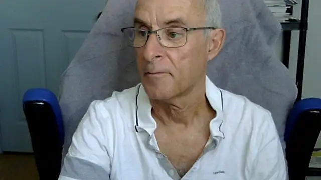 funone1999 online show from 12-18-25, 09:43