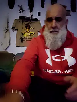 Snapshot of barbaszztop chatting on 12-14-25, 10:03 barbaszztop online show from 12-14-25, 10:03