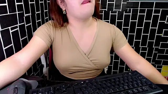 xUrDreamSlutWhore online show from 09-12-25, 03:56