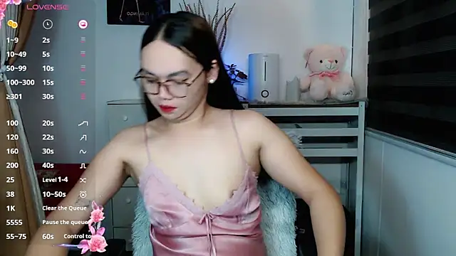 Snapshot of _Jenniyah_ chatting on 11-21-25, 01:04 Jenniyah online show from 11-21-25, 01:04