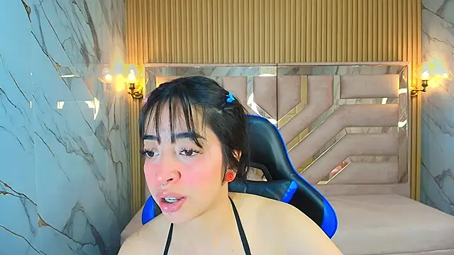 zoe r  online show from 11-19-25, 03:17