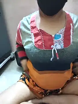 Snapshot of keralacouples11 chatting on 12-18-25, 04:51 keralacouples11 online show from 12-18-25, 04:51