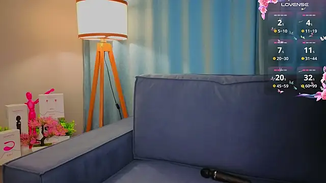 Snapshot of Lolisin chatting on 05-13-26, 04:37 Lolisin online show from 05-13-26, 04:37