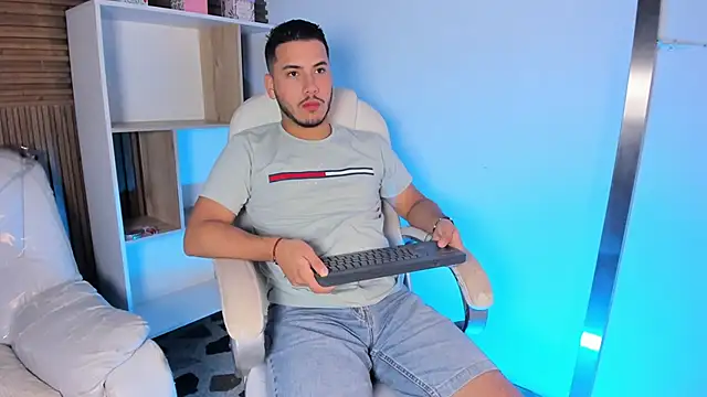 Axel grey  online show from 09-23-25, 12:30