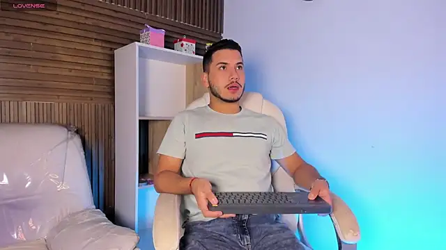 Axel grey  online show from 10-01-25, 12:22