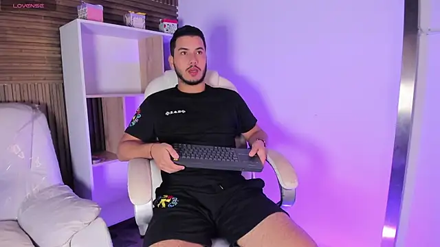 Axel grey  online show from 10-14-25, 12:28