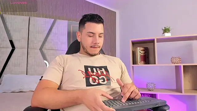 Axel grey  online show from 02-28-26, 12:28