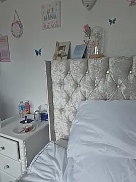 Snapshot of Angeldelightt chatting on 09-19-25, 10:27 Angeldelightt online show from 09-19-25, 10:27