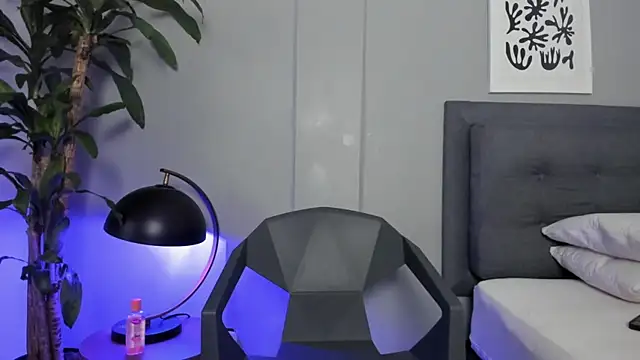 Tylerffoxx online show from 05-07-26, 09:09