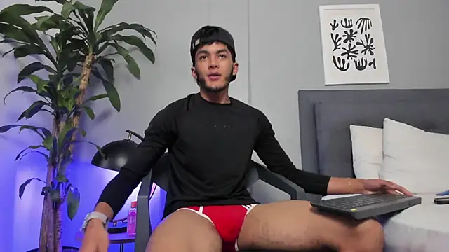 Tylerffoxx online show from 05-14-26, 07:31
