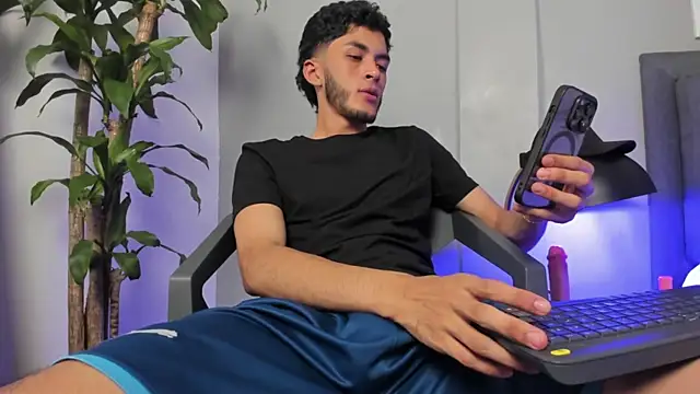 Tylerffoxx online show from 07-16-26, 01:55