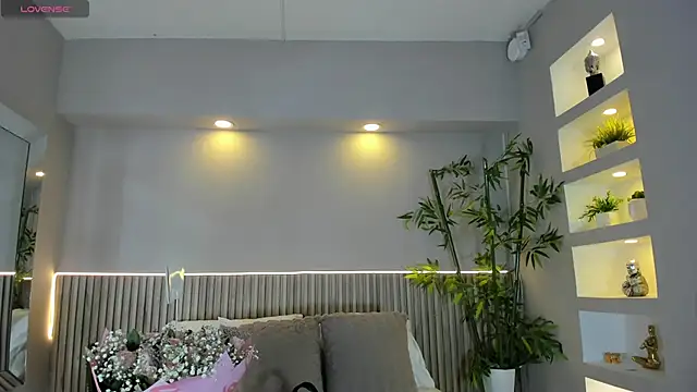 Snapshot of CarolineLee_ chatting on 11-13-25, 10:41 CarolineLee online show from 11-13-25, 10:41