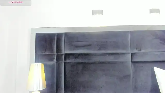 CarolineLee  online show from 04-06-26, 10:33