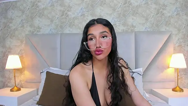 ValentiinaCruz online show from 10-11-25, 08:07