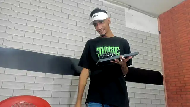 Snapshot of Sexvergon_26 chatting on 10-26-25, 08:04 Sexvergon 26 online show from 10-26-25, 08:04