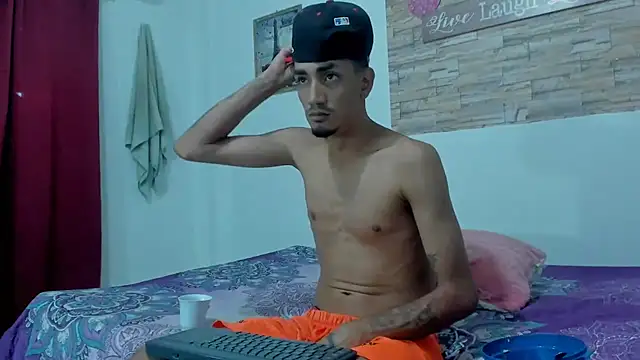 Snapshot of Sexvergon_26 chatting on 11-27-25, 08:00 Sexvergon 26 online show from 11-27-25, 08:00