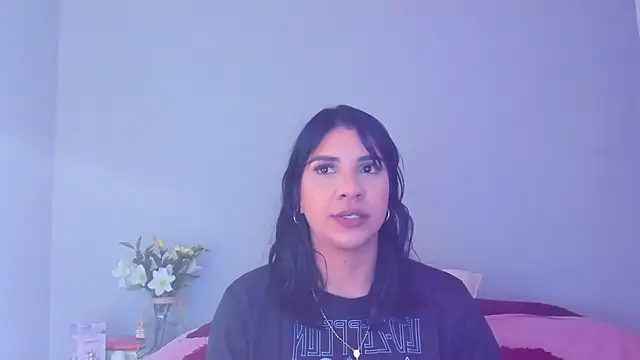 Laura-angeel online show from 12-01-25, 08:47