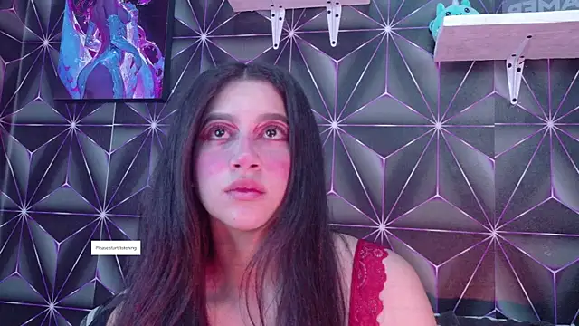 Snapshot of Megan_Luxe chatting on 09-17-25, 04:03 Megan Luxe online show from 09-17-25, 04:03