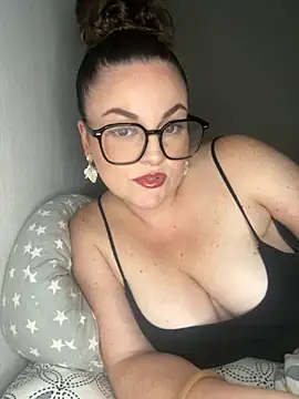 Snapshot of whitequeen_xxx chatting on 09-12-25, 08:31 whitequeen xxx online show from 09-12-25, 08:31