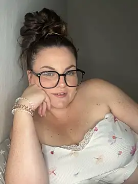 Snapshot of whitequeen_xxx chatting on 09-16-25, 09:16 whitequeen xxx online show from 09-16-25, 09:16