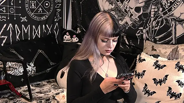 Snapshot of Paige_Turner chatting on 05-08-26, 01:00 Paige Turner online show from 05-08-26, 01:00