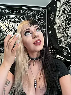 Snapshot of Paige_Turner chatting on 08-05-26, 12:57 Paige Turner online show from 08-05-26, 12:57