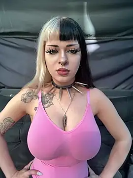 Snapshot of Paige_Turner chatting on 08-06-26, 10:00 Paige Turner online show from 08-06-26, 10:00