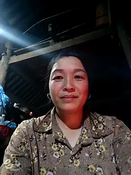 Snapshot of Bliss_rose chatting on 02-06-26, 02:42 Bliss rose online show from 02-06-26, 02:42