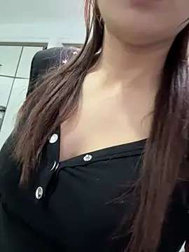 xiaoqiao ss online show from 12-17-25, 11:38