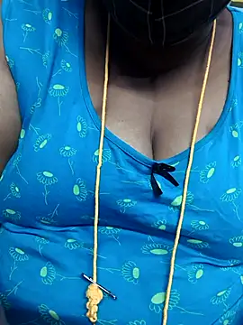 Snapshot of TAMIL_ELAKKIYA chatting on 09-20-25, 06:53 TAMIL ELAKKIYA online show from 09-20-25, 06:53