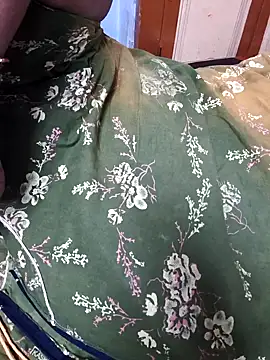 Snapshot of TAMIL_ELAKKIYA chatting on 10-04-25, 12:36 TAMIL ELAKKIYA online show from 10-04-25, 12:36