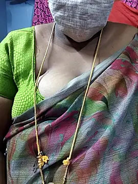 Snapshot of TAMIL_ELAKKIYA chatting on 11-20-25, 08:36 TAMIL ELAKKIYA online show from 11-20-25, 08:36