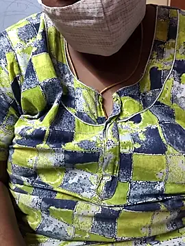 Snapshot of TAMIL_ELAKKIYA chatting on 11-21-25, 08:13 TAMIL ELAKKIYA online show from 11-21-25, 08:13