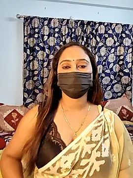 Snapshot of Cute-lusi chatting on 10-25-25, 01:07 Cute-lusi online show from 10-25-25, 01:07