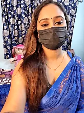 Snapshot of Cute-lusi chatting on 10-26-25, 04:46 Cute-lusi online show from 10-26-25, 04:46