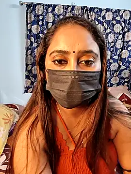 Snapshot of Cute-lusi chatting on 10-31-25, 06:20 Cute-lusi online show from 10-31-25, 06:20