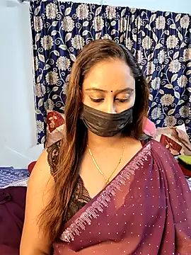 Snapshot of Cute-lusi chatting on 11-23-25, 05:13 Cute-lusi online show from 11-23-25, 05:13