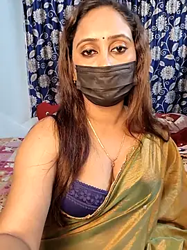 Snapshot of Cute-lusi chatting on 12-13-25, 07:53 Cute-lusi online show from 12-13-25, 07:53