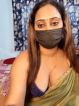 Snapshot of Cute-lusi chatting on 12-15-25, 12:48 Cute-lusi online show from 12-15-25, 12:48