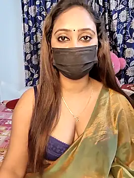 Snapshot of Cute-lusi chatting on 12-15-25, 12:53 Cute-lusi online show from 12-15-25, 12:53