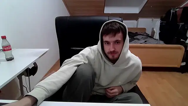 Snapshot of Bez3ybik chatting on 12-17-25, 11:00 Bez3ybik online show from 12-17-25, 11:00