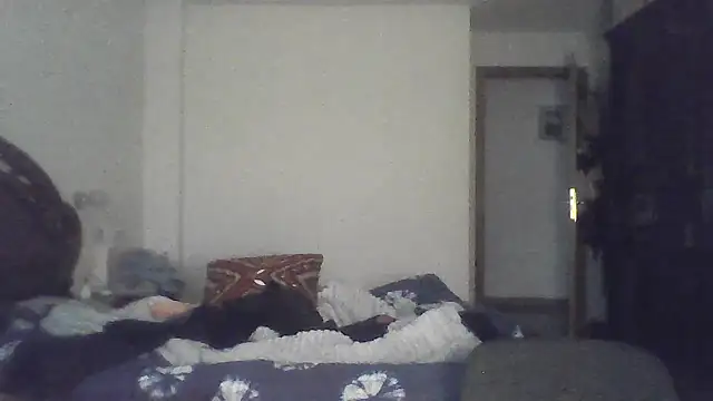 LillyCrossAvila online show from 12-19-25, 10:44