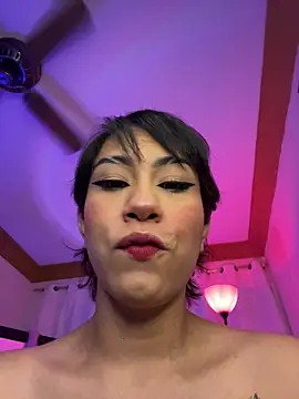 Snapshot of ZahaRose chatting on 12-01-25, 12:15 ZahaRose online show from 12-01-25, 12:15