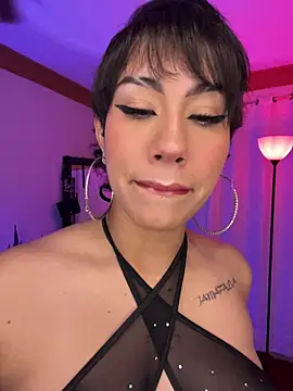 Snapshot of ZahaRose chatting on 12-05-25, 06:44 ZahaRose online show from 12-05-25, 06:44