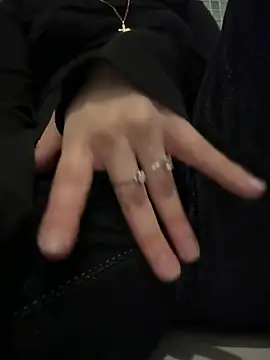 Only April online show from 03-27-26, 05:13