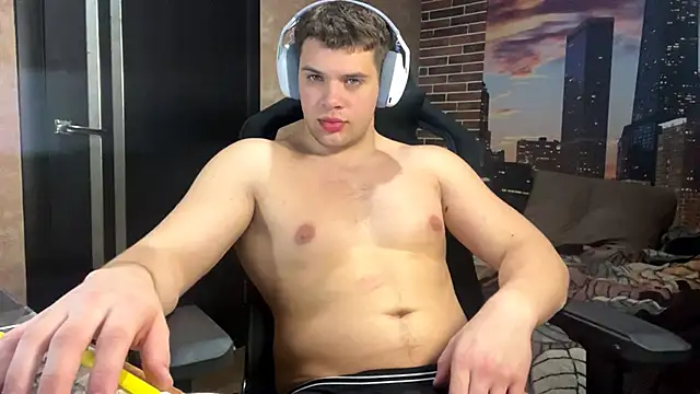 MusclePhantom online show from 04-09-26, 08:03