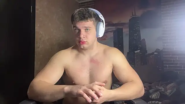 MusclePhantom online show from 04-16-26, 09:39