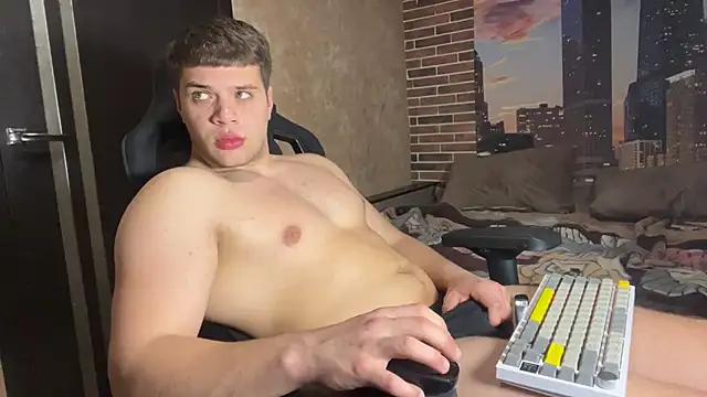 MusclePhantom online show from 04-17-26, 08:34