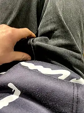 Snapshot of wwwiiilll chatting on 10-06-25, 04:59 wwwiiilll online show from 10-06-25, 04:59